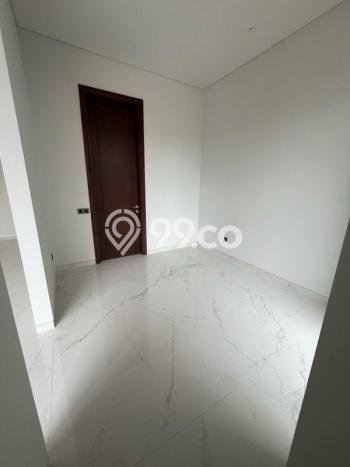 Sewa Rumah Nyaman LT 1160m2 / LB 600m2 di Citraland, Surabaya Sewa Rumah Nyaman LT 1160m2 / LB 600m2 di Citraland, Surabaya