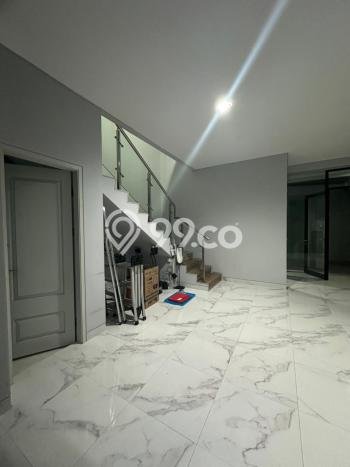 Dijual Rumah Mewah Elegan Dengan View Eksklusif di Pakuwon CIty, Surabaya Dijual Rumah Mewah Elegan Dengan View Eksklusif di Pakuwon CIty, Surabaya