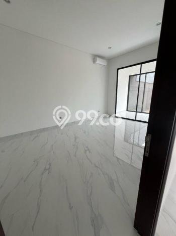 Sewa Rumah Nyaman LT 1160m2 / LB 600m2 di Citraland, Surabaya Sewa Rumah Nyaman LT 1160m2 / LB 600m2 di Citraland, Surabaya