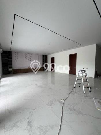 Sewa Rumah Nyaman LT 1160m2 / LB 600m2 di Citraland, Surabaya Sewa Rumah Nyaman LT 1160m2 / LB 600m2 di Citraland, Surabaya