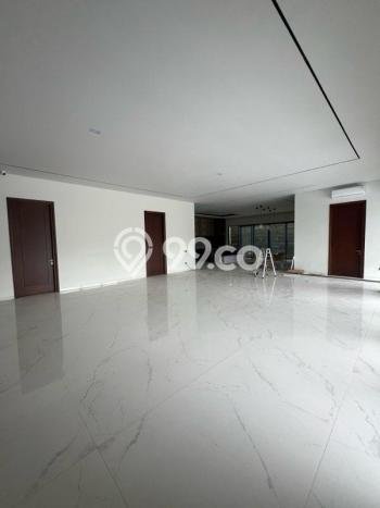 Sewa Rumah Nyaman LT 1160m2 / LB 600m2 di Citraland, Surabaya Sewa Rumah Nyaman LT 1160m2 / LB 600m2 di Citraland, Surabaya