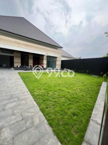 Sewa Rumah Nyaman LT 1160m2 / LB 600m2 di Citraland, Surabaya Sewa Rumah Nyaman LT 1160m2 / LB 600m2 di Citraland, Surabaya