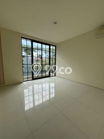 Hunian Mewah Siap Huni LT 240m2 di Wiyung, Surabaya Hunian Mewah Siap Huni LT 240m2 di Wiyung, Surabaya