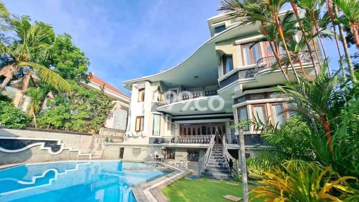 Dijual Rumah Premium dengan Fasilitas Sekitar Komplit di Wiyung, Surabaya Dijual Rumah Premium dengan Fasilitas Sekitar Komplit di Wiyung, Surabaya