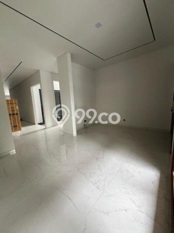 Sewa Rumah Nyaman LT 1160m2 / LB 600m2 di Citraland, Surabaya Sewa Rumah Nyaman LT 1160m2 / LB 600m2 di Citraland, Surabaya