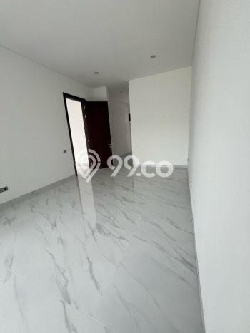 Sewa Rumah Nyaman LT 1160m2 / LB 600m2 di Citraland, Surabaya Sewa Rumah Nyaman LT 1160m2 / LB 600m2 di Citraland, Surabaya