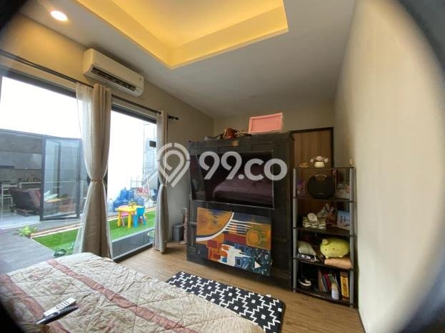 Hunian Elit LB 200m2 Siap Pakai Desain Elegan di Waru, Surabaya Hunian Elit LB 200m2 Siap Pakai Desain Elegan di Waru, Surabaya