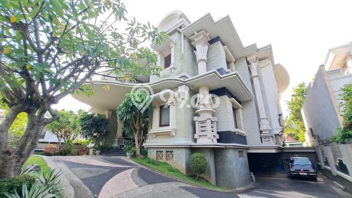 Dijual Rumah Premium dengan Fasilitas Sekitar Komplit di Wiyung, Surabaya Dijual Rumah Premium dengan Fasilitas Sekitar Komplit di Wiyung, Surabaya