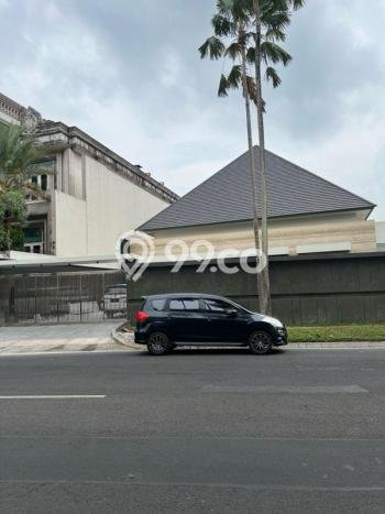Sewa Rumah Nyaman LT 1160m2 / LB 600m2 di Citraland, Surabaya Sewa Rumah Nyaman LT 1160m2 / LB 600m2 di Citraland, Surabaya