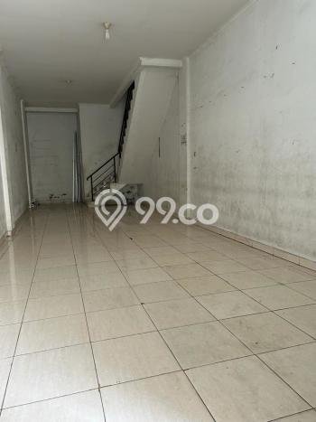 LOKASI PREMIUM! Ruko di Jelambar, Luas 132m², Lokasi Komersial LOKASI PREMIUM! Ruko di Jelambar, Luas 132m², Lokasi Komersial
