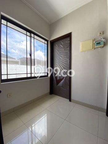 Dijual Rumah Luas Elegan Dengan View Eksklusif di Green Lake City, Jakarta Barat Dijual Rumah Luas Elegan Dengan View Eksklusif di Green Lake City, Jakarta Barat