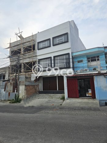 AREA PREMIUM! Ruko di Taman Ratu, Luas 131m², Kawasan Bisnis AREA PREMIUM! Ruko di Taman Ratu, Luas 131m², Kawasan Bisnis