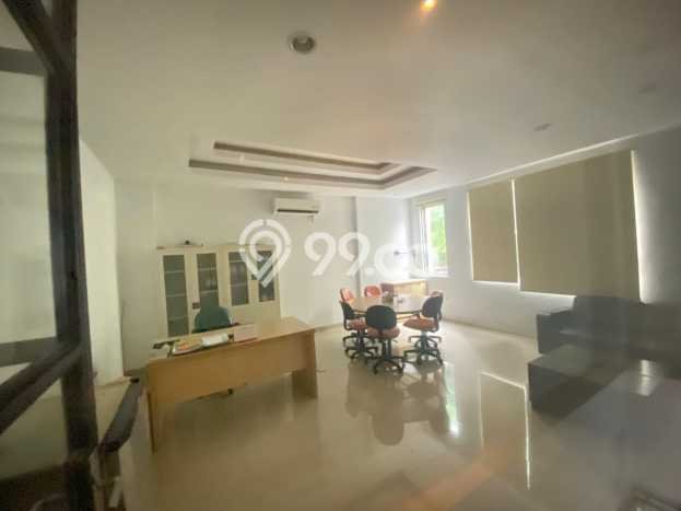 Gudang Area Strategis di BSD, Luas 600m², Siap Operasional Gudang Area Strategis di BSD, Luas 600m², Siap Operasional