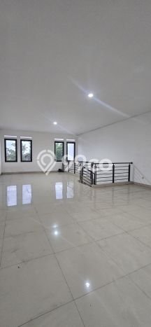 Ruko Disewa di Batununggal, Bandung, LT 180m2 / LB 300m2 Ruko Disewa di Batununggal, Bandung, LT 180m2 / LB 300m2