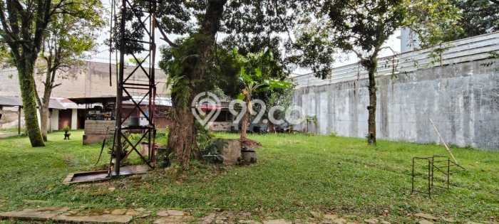 Ready to Use! Premium House LT 1700m2 Desain Elegan di Gatot Subroto Ready to Use! Premium House LT 1700m2 Desain Elegan di Gatot Subroto