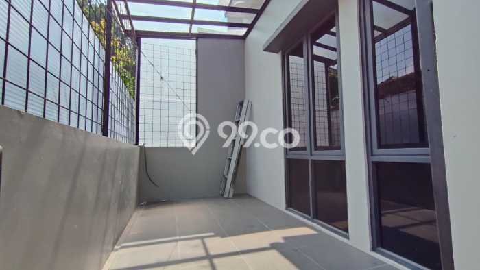 Rumah Elit Modern Tanpa Renovasi di Pondok Hijau Bandung Rumah Elit Modern Tanpa Renovasi di Pondok Hijau Bandung