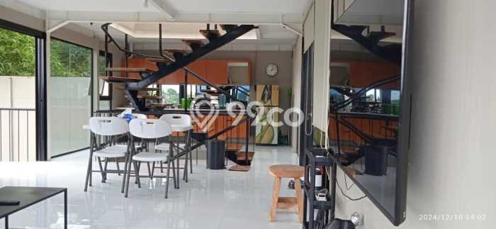 Rumah Eksklusif di Coblong, Bandung, Luas 206m2m² Bangunan 200m2m² Rumah Eksklusif di Coblong, Bandung, Luas 206m2m² Bangunan 200m2m²
