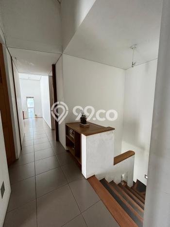 Rumah Elit Modern Tanpa Renovasi di Pondok Hijau Bandung Rumah Elit Modern Tanpa Renovasi di Pondok Hijau Bandung