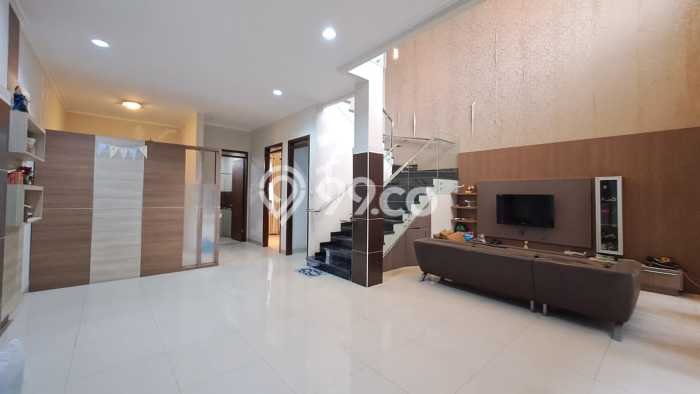 Disewakan Rumah Konsep Modern di Batununggal Bandung dengan 4 Kamar Disewakan Rumah Konsep Modern di Batununggal Bandung dengan 4 Kamar