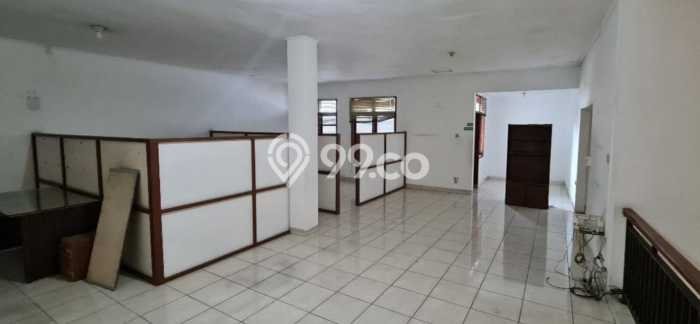 Unit Kantor Disewakan di Setra Sari di Area Ramai & Strategis Unit Kantor Disewakan di Setra Sari di Area Ramai & Strategis