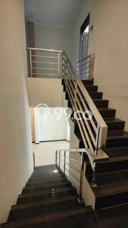 Rumah Elit LB 400m2 Siap Huni Desain Elegan di Mekar Wangi, Bandung Rumah Elit LB 400m2 Siap Huni Desain Elegan di Mekar Wangi, Bandung