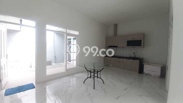 Rumah Luas Asri 4 KT Siap Pakai di Taman Kopo Indah Bandung Rumah Luas Asri 4 KT Siap Pakai di Taman Kopo Indah Bandung