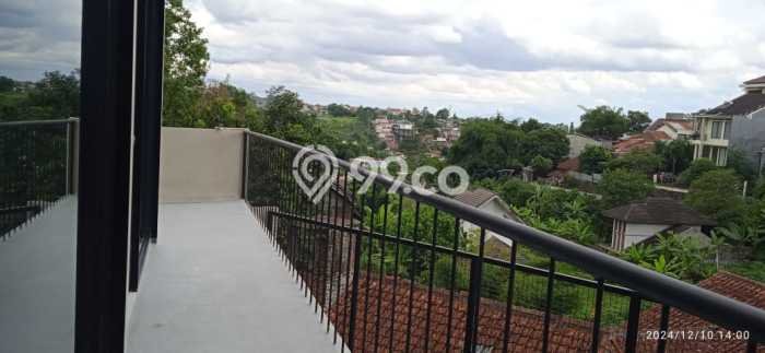 Rumah Eksklusif di Coblong, Bandung, Luas 206m2m² Bangunan 200m2m² Rumah Eksklusif di Coblong, Bandung, Luas 206m2m² Bangunan 200m2m²