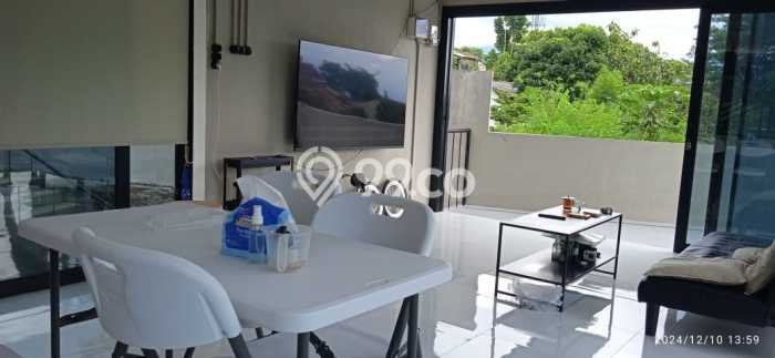 Rumah Eksklusif di Coblong, Bandung, Luas 206m2m² Bangunan 200m2m² Rumah Eksklusif di Coblong, Bandung, Luas 206m2m² Bangunan 200m2m²