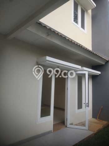 Jual Rumah Eksklusif 3 KT di Gading Serpong, Tangerang Jual Rumah Eksklusif 3 KT di Gading Serpong, Tangerang