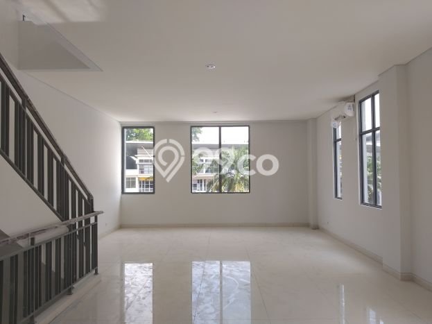 Ruko Dijual di Tangerang LT 108m2 & LB 326m2 Lokasi Terbaik! Ruko Dijual di Tangerang LT 108m2 & LB 326m2 Lokasi Terbaik!