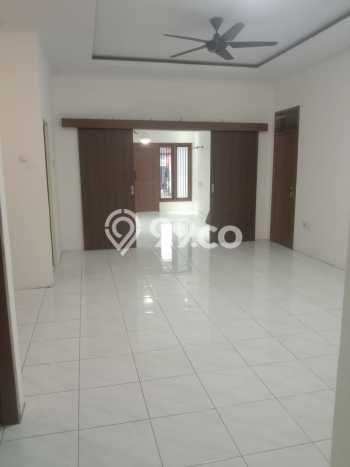 Disewakan Rumah Murah di Lebak Bulus Jakarta Selatan dengan 4 KT Disewakan Rumah Murah di Lebak Bulus Jakarta Selatan dengan 4 KT