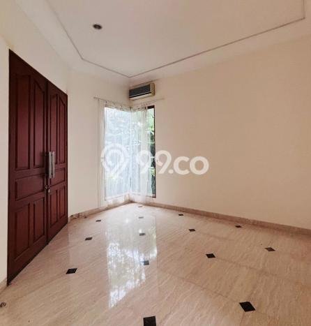 Disewakan Rumah Nyaman LT 410m2 / LB 450m2 di Cipete, Jakarta Selatan Disewakan Rumah Nyaman LT 410m2 / LB 450m2 di Cipete, Jakarta Selatan
