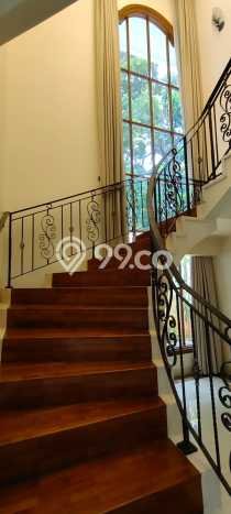 Hunian Modern Disewakan di Pondok Indah Jakarta Selatan 4 KT & 4 KM Hunian Modern Disewakan di Pondok Indah Jakarta Selatan 4 KT & 4 KM