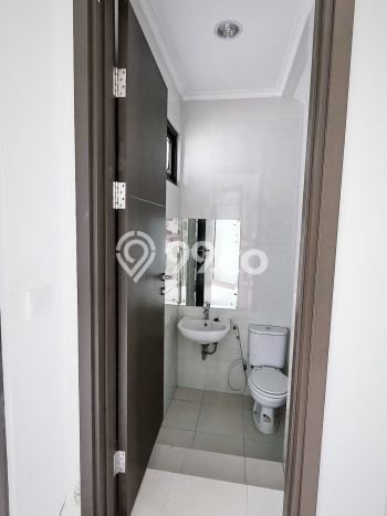Rumah Strategis Modern Lb 82m2 di BSD, Tangerang Selatan Rumah Strategis Modern Lb 82m2 di BSD, Tangerang Selatan