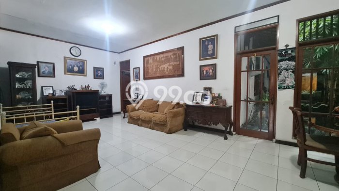 Rumah Elit Modern Siap Huni di Bintaro Tangerang Selatan Rumah Elit Modern Siap Huni di Bintaro Tangerang Selatan