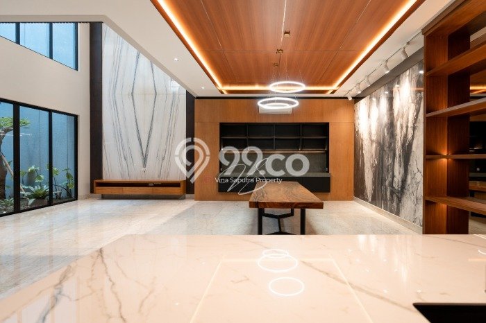 Ready to Use! Premium House LT 300m2 Desain Elegan di Puri Indah Ready to Use! Premium House LT 300m2 Desain Elegan di Puri Indah