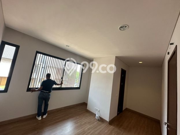 Disewakan! Rumah 4 Kamar Tidur &
4 Kamar Mandi di BSD, Tangerang Disewakan! Rumah 4 Kamar Tidur &
4 Kamar Mandi di BSD, Tangerang