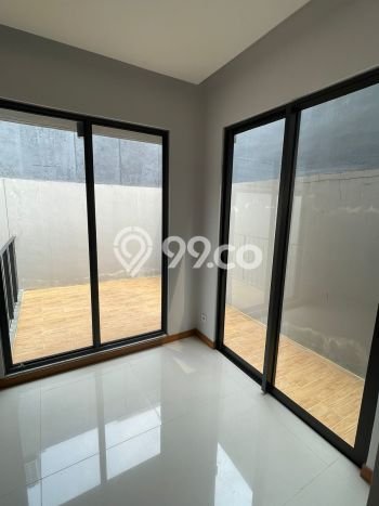 Sewa Rumah Murah di BSD Green Wich Tangerang dengan 4 Kamar Tidur Sewa Rumah Murah di BSD Green Wich Tangerang dengan 4 Kamar Tidur