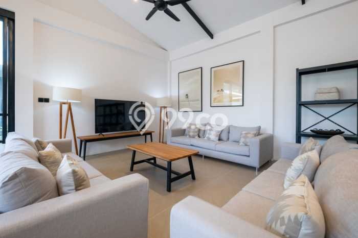 FOR SALE! Vila di , Area 800m2m², Akses ke Pusat Kota FOR SALE! Vila di , Area 800m2m², Akses ke Pusat Kota