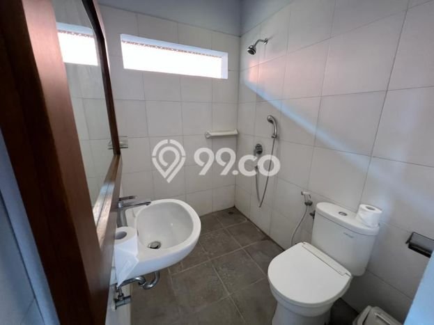 RECOMMENDED! Rumah kawasan Canggu, 3 KT, Area Premium, LT 350m² Bangunan 200m² RECOMMENDED! Rumah kawasan Canggu, 3 KT, Area Premium, LT 350m² Bangunan 200m²