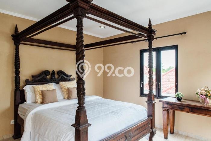 Vila Kawasan , Luas 210m2m², Posisi Strategis Vila Kawasan , Luas 210m2m², Posisi Strategis