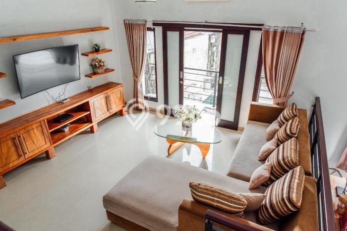 Vila Kawasan , Luas 210m2m², Posisi Strategis Vila Kawasan , Luas 210m2m², Posisi Strategis