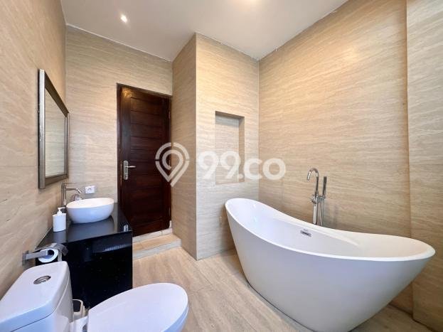 Tempat Ideal! Vila di , Luas 300m2m², Kondisi Prima Tempat Ideal! Vila di , Luas 300m2m², Kondisi Prima