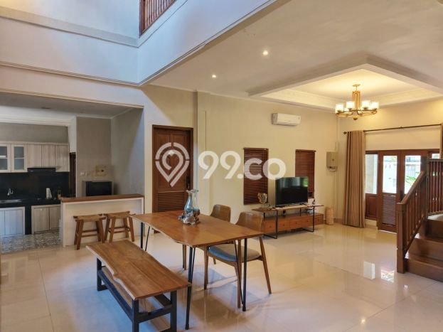 Tempat Ideal! Vila di , Luas 300m2m², Kondisi Prima Tempat Ideal! Vila di , Luas 300m2m², Kondisi Prima