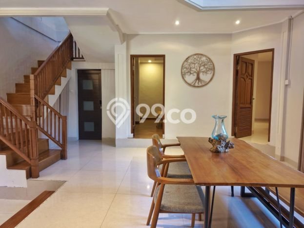 Tempat Ideal! Vila di , Luas 300m2m², Kondisi Prima Tempat Ideal! Vila di , Luas 300m2m², Kondisi Prima