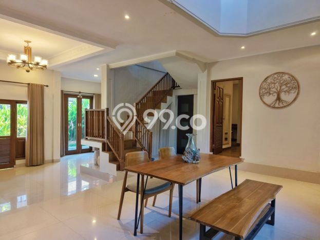 Tempat Ideal! Vila di , Luas 300m2m², Kondisi Prima Tempat Ideal! Vila di , Luas 300m2m², Kondisi Prima