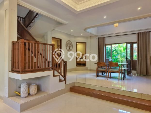 Tempat Ideal! Vila di , Luas 300m2m², Kondisi Prima Tempat Ideal! Vila di , Luas 300m2m², Kondisi Prima