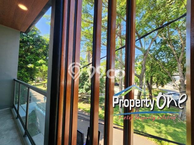 For Sale Rumah Mewah Exclusive di Serpong, Tangerang Selatan For Sale Rumah Mewah Exclusive di Serpong, Tangerang Selatan