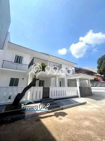 Hunian Mewah Dijual LT 185m2 di Serpong Utara, Tangerang Selatan Hunian Mewah Dijual LT 185m2 di Serpong Utara, Tangerang Selatan