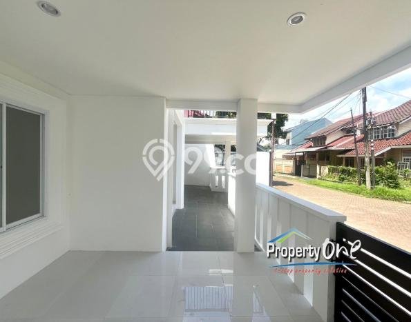 Hunian Mewah Dijual LT 185m2 di Serpong Utara, Tangerang Selatan Hunian Mewah Dijual LT 185m2 di Serpong Utara, Tangerang Selatan